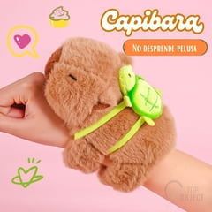 GENERICO - PELUCHE CAPIBARA BRAZALETE CON MOCHILA MARRON